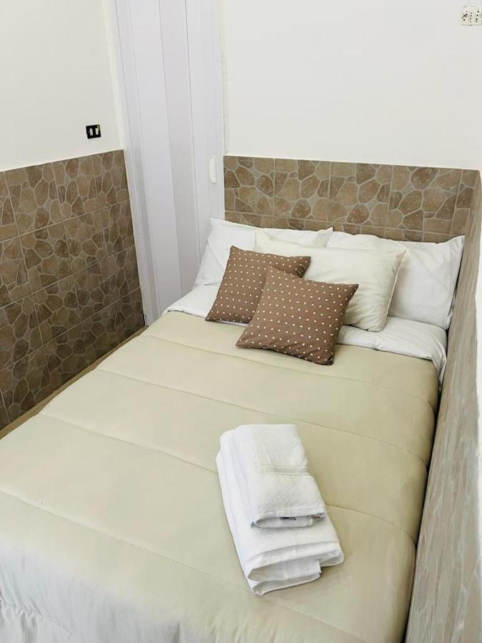 Basso Di Napoli Habitación foto